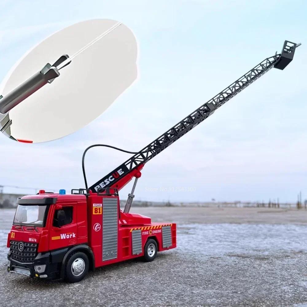 1:18 Scale Fire Truck Model Toy Car Light Music Alloy Body Water Spray Sprinkler Vehicle Models for Children's Birthday Presents