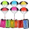 2/4 Adet Mini El Atılan Paraşüt Çocuklar İçin Dış Mekan Yenilikçi Eğlenceli Oyuncaklar Eğitici Ebeveyn-Çocuk Etkileşimi Uçan Spor Hediye TMZ