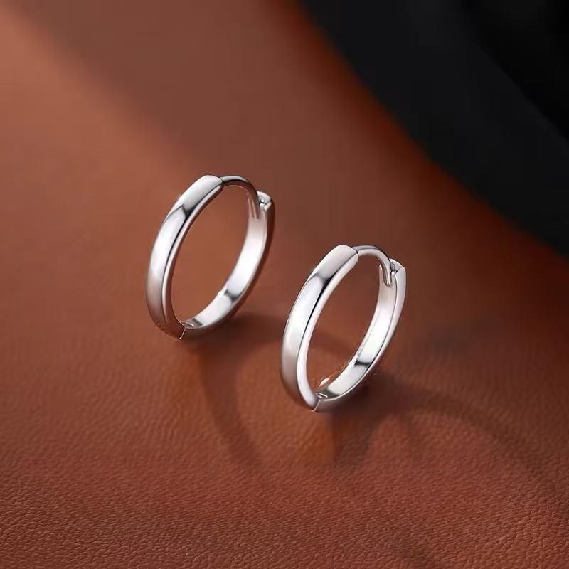 

Round Hoop Earrings - Uncommon, High-end, Elegant Earrings for Women, A Light Luxury New Style Accessory 16mm