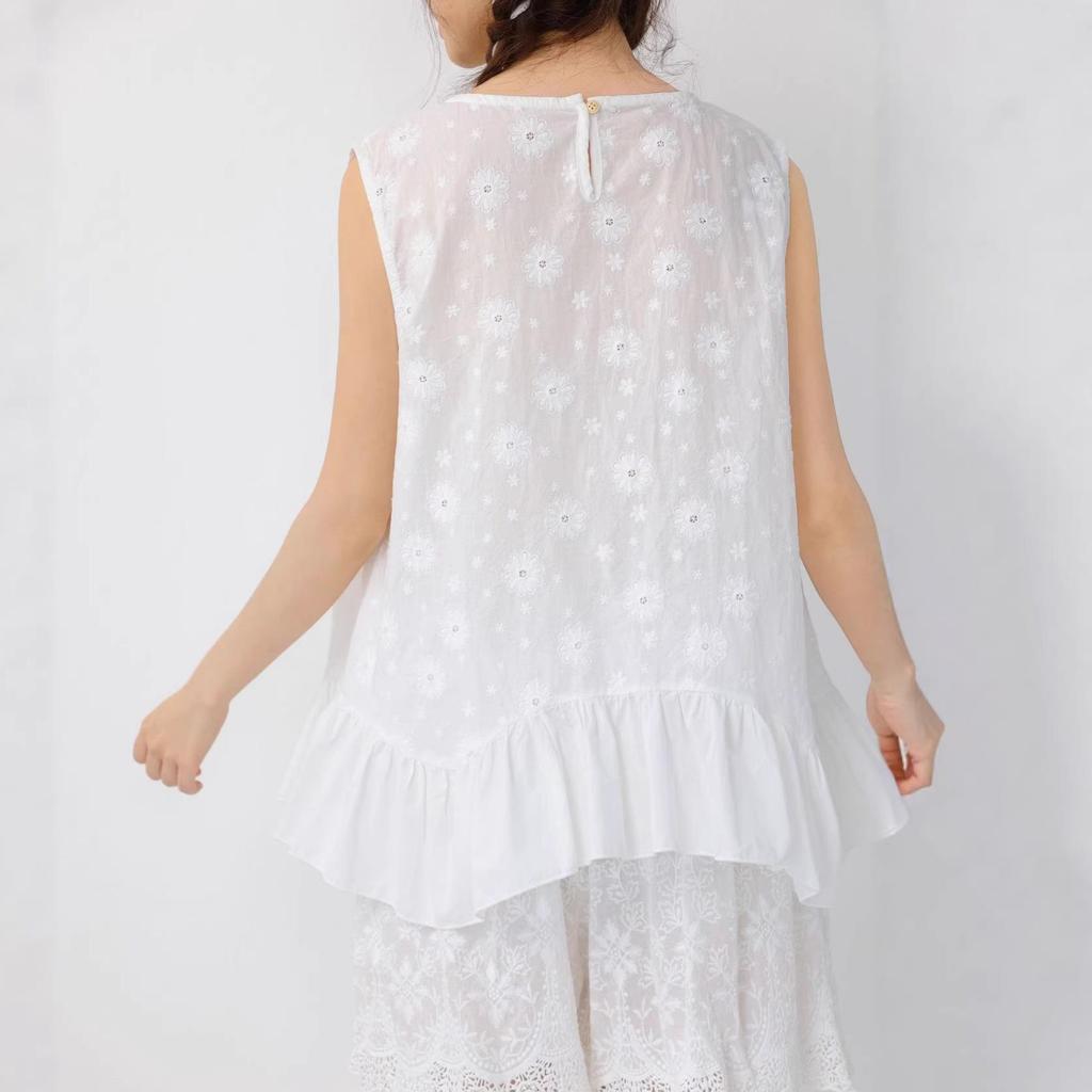 Spring/Summer Japanese Sweet Loose Lace Vest - Age-Reducing, Irregular Embroidery, Casual & Versatile Women's Top
