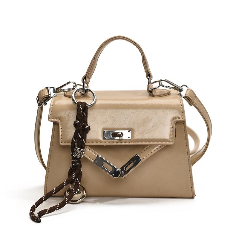 

Женская сумка, новая модная универсальная наплечная сумка, нишевый дизайн, ретро сумка-мессенджер One size