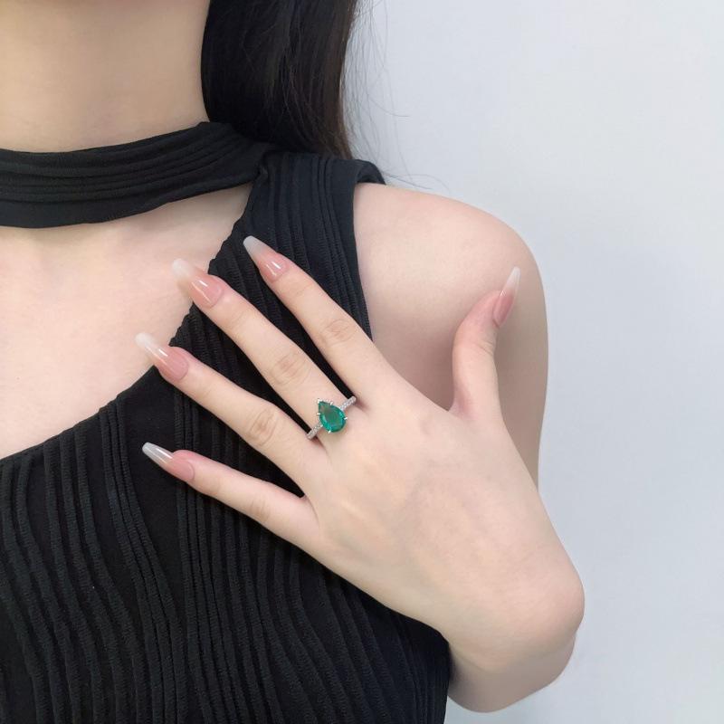 

Light Luxury Temperament Socialite Ring Women S Exquisite Zircon Drop-Shaped Emerald Ring No. 9