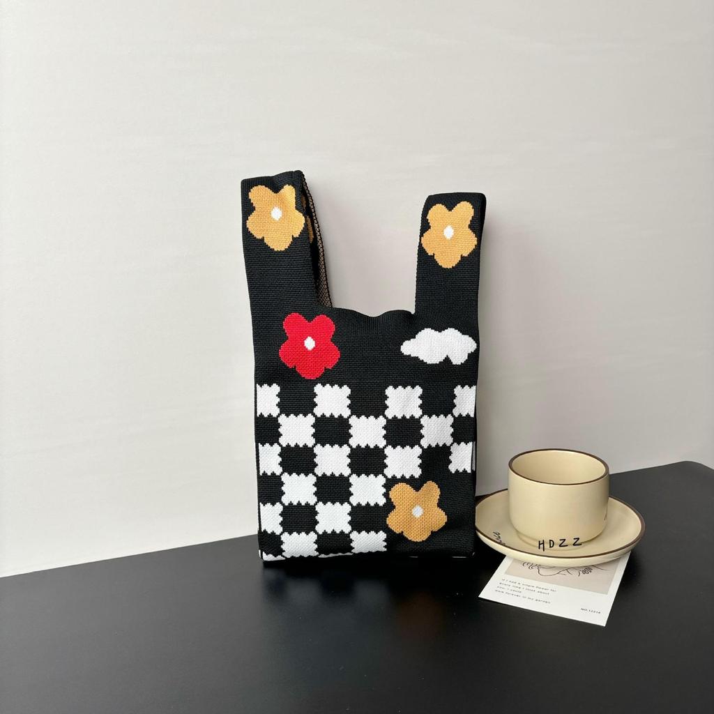 Knitted bag female animal tote bag cute souvenir snack bag versatile vest bag bucket woven gift bag