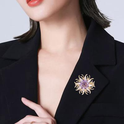Women Brooch High-Gloss Rhinestone Inlay Sparkling Chrysanthemum Design Lapel Pin Non-Slip Buckle Scarf Badge Clothing Bags Accessories