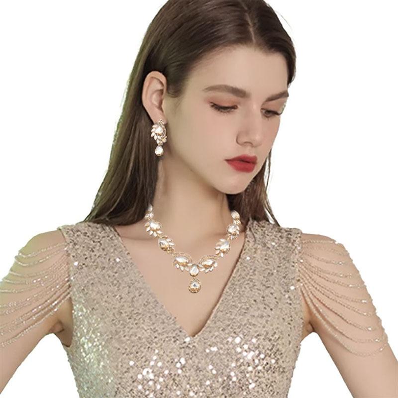 Water drop pendant necklace light luxury high sense fashion niche exaggerated collarbone chain temperament elegant necklace