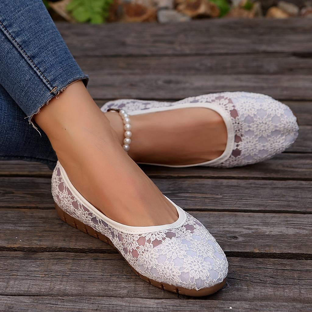 Festive Plaid Bow Flats: Lightweight, Comfortable, And Stylish for All Seasons