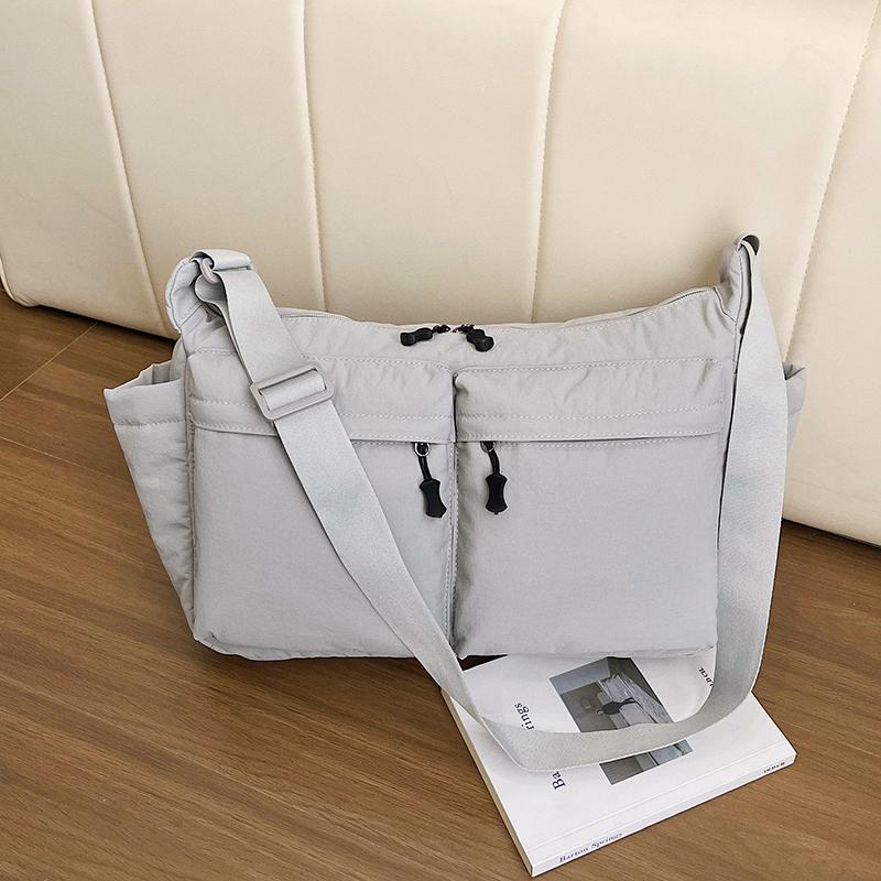 2026 Winter New Trend Shoulder Bags Nyl Zipper Solid Color Simple Casual Tote Water Proof Lightweight Women's Handbags