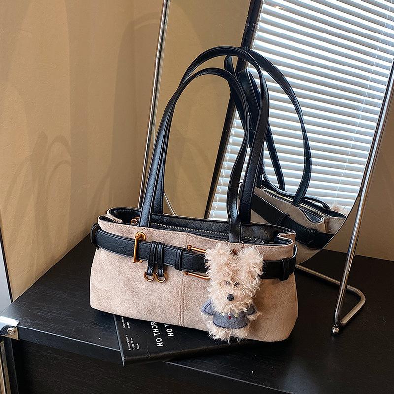 Niche design high-end commuter shoulder bag women's new autumn and winter retro versatile underarm bag