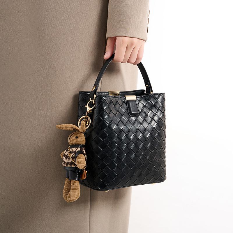 Premium Contrasting Color Bucket Bag Women'S Autumn And Winter Retro Versatile Shoulder Bag Commuter Messenger Bag