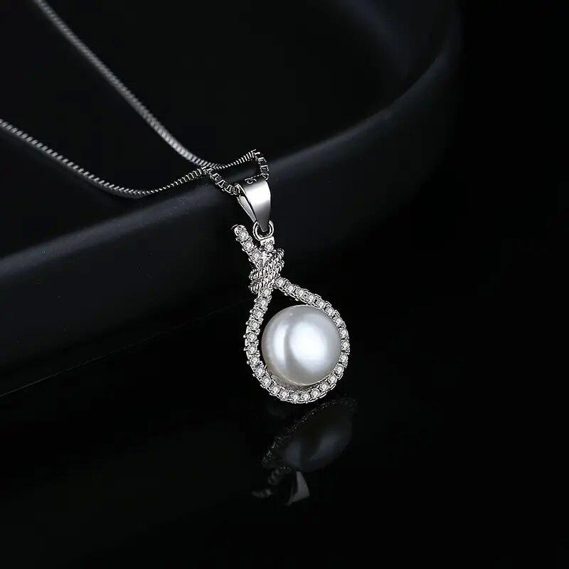 Ladies' Artificial Pearl Pendant Necklace Collarbone Chain, Embellished with Synthetic Zircon, Elegant Jewelry, Birthday Gift