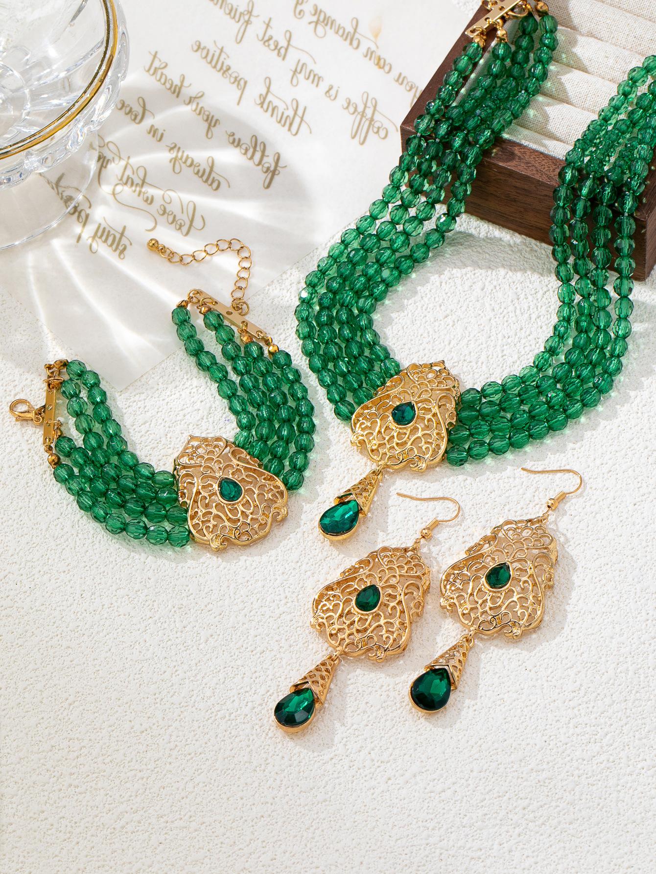 Retro Classic Hollow Rhinestone Inlaid Necklace Fashion Temperament Light Luxury High Sense Bracelet Set