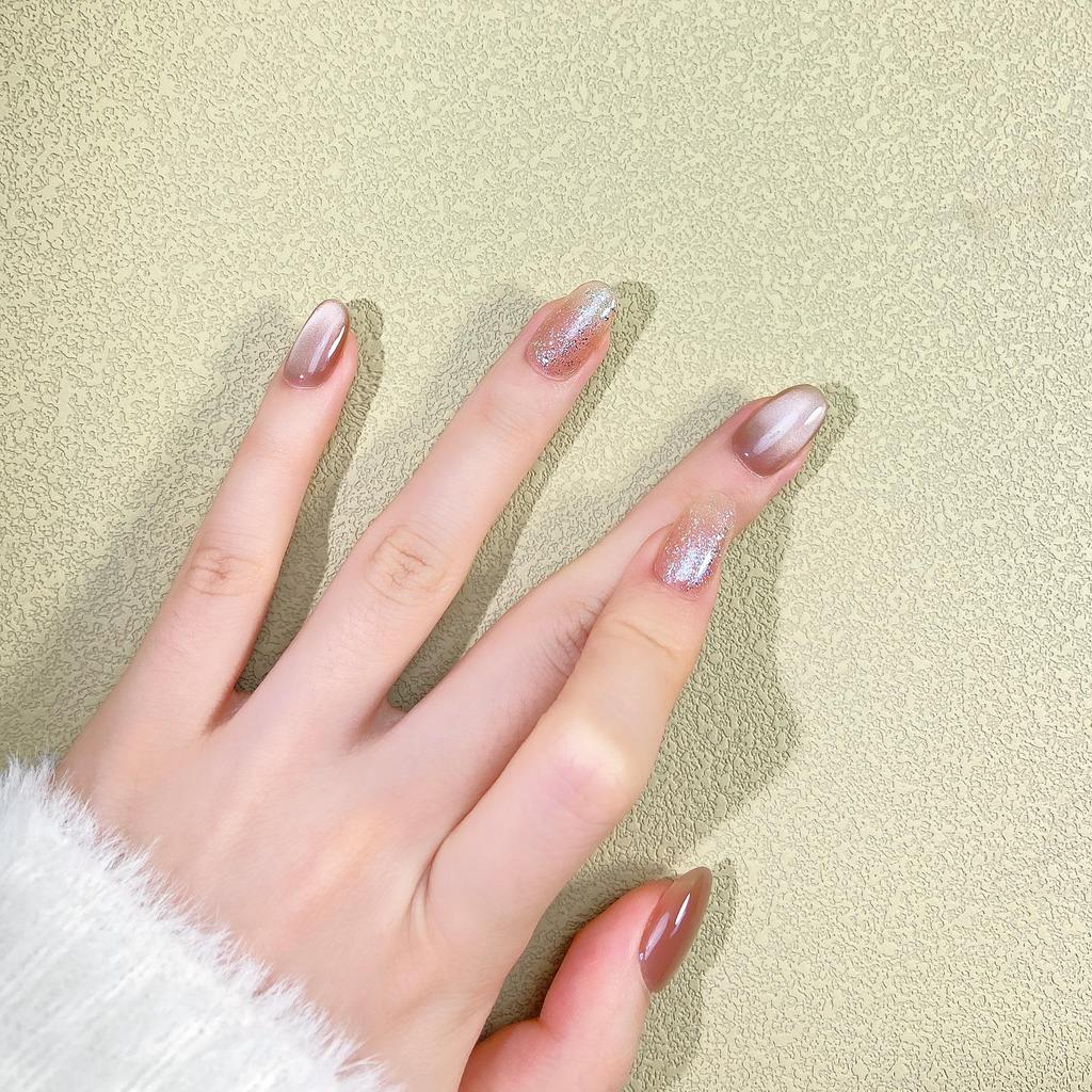 2026 Trendy Luxury Cat Eye Glitter Wearable Nail Tips - High-End Bright White Internet Celebrity Style