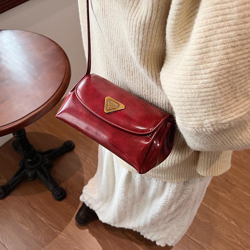 Small Bag Women's Autumn and Winter Retro New Versatile Simple Shoulder Messenger Bag Commuter Pillow Bag