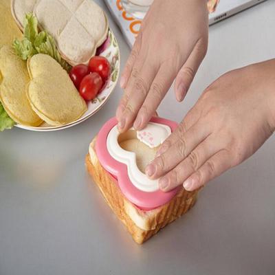(Nikita) Sandwich Mold Shape Making Love Toast Bread Mould Mould Box