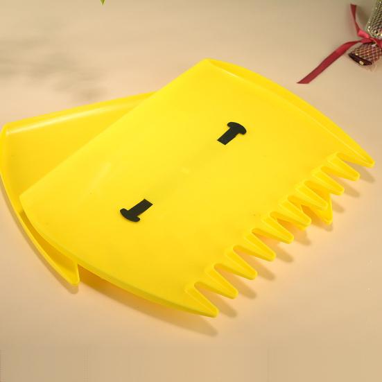2 Pairs Leaf Scoops Hand Rakes Large Plastic Leaves Grabber Claws Yard Scoops for Picking Up Leaves Grass Lawn Clippings Twigs Debris