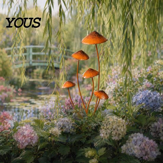 Outdoor Decorative Yard Art Metal Mushroom Garden Stake, Retro Mushrooms Statue, Style Set Stake Plant Sculpture for Lawn Planter Decor Fade Resistant