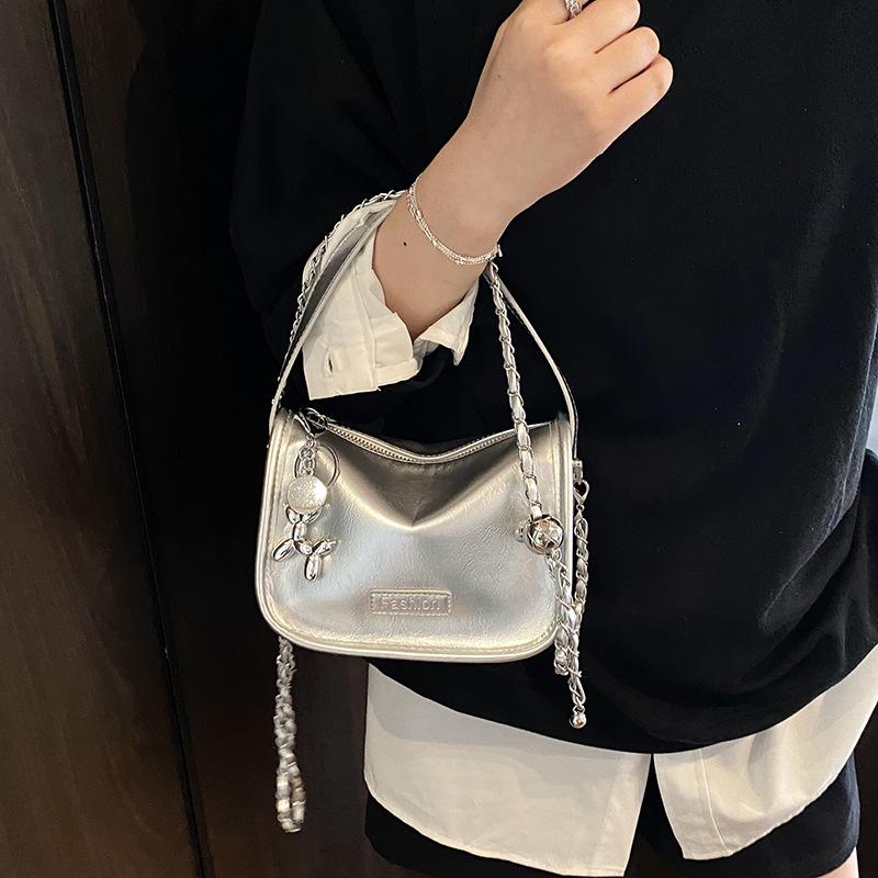 Small Bag Women's New Summer Fashion Popular Chain Messenger Bag Versatile Portable Small Square Bag