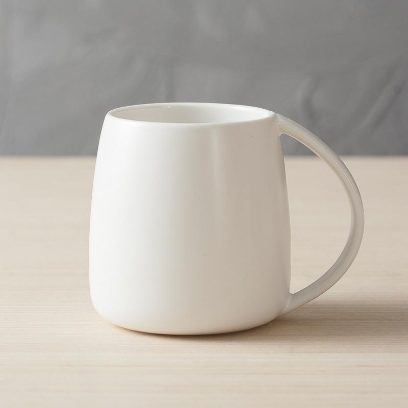 Large Capacity Simple Ceramic Water Cup Creative Mug with Handle Porcelain Drinkware Office Meeting Couple Student Mug