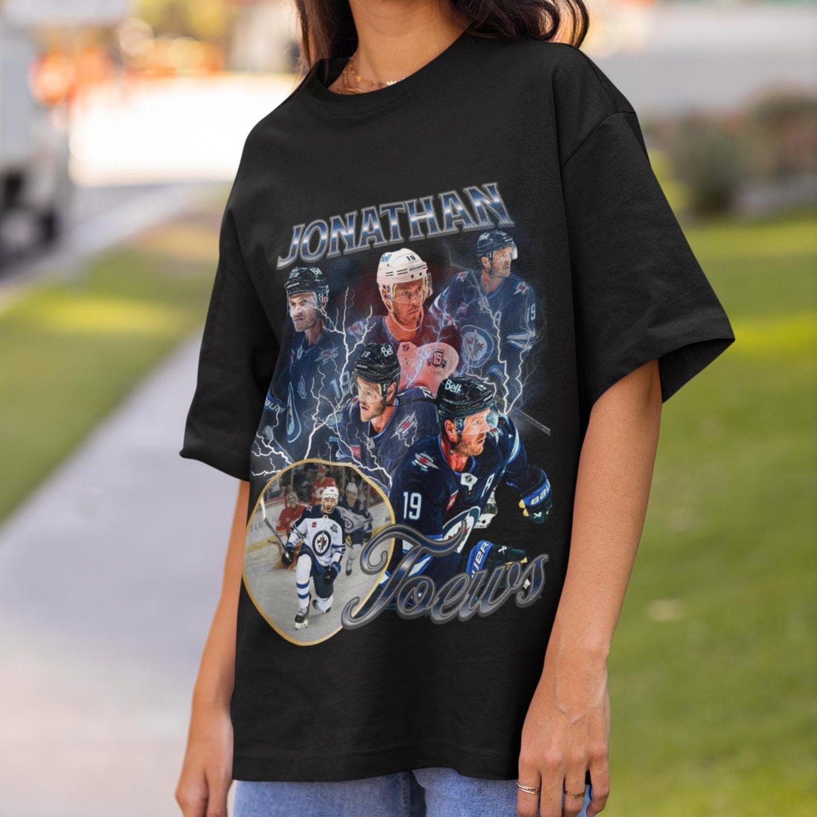 Jonathan Toews Vintage 90s Winnipeg Jets NHL Hockey Design Retro Bootleg Gift Classic Graphic Unisex T-Shirt Limited Edition Jets NHL Shirt S
