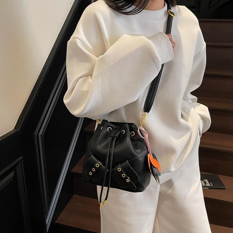Fashion Small Bag Women's New Bucket Bag Versatile Shoulder Messenger Bag