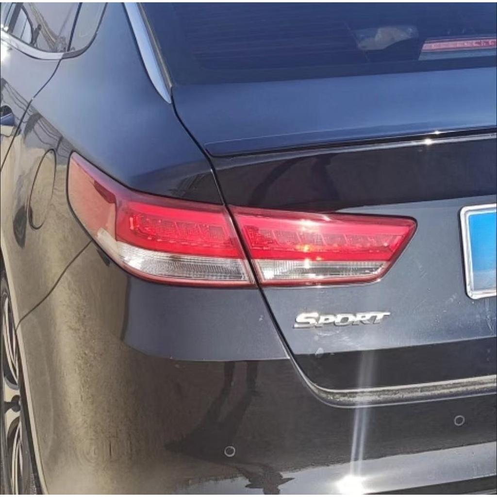 Emblema Cromato 3D "SPORT" - Adesivo Riflettente Metallico per Portiera Auto, Adatto per Styling e Decorazione del Veicolo, Emblema Sportivo per Auto|Emblema Moderno per Auto