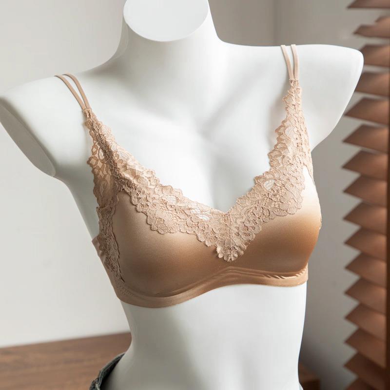 Seamless Satin Triangle Bra for Large Busts – French Lace, Wire-Free, Comfortable & Breathable L 36/80AB