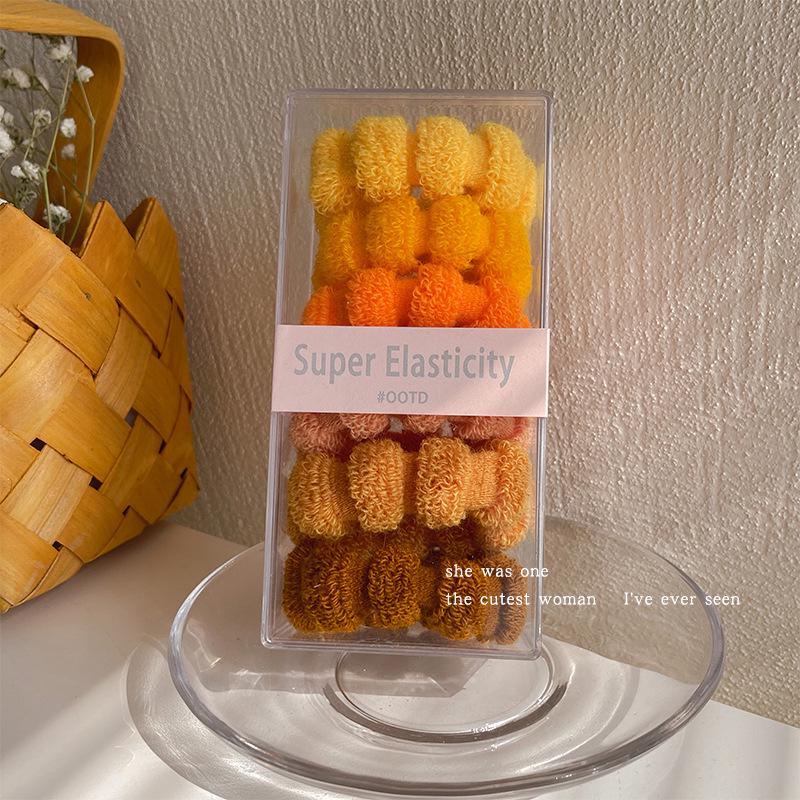 Wysoki Kucyk Gumka - Modny Dodatek do Włosów 2023