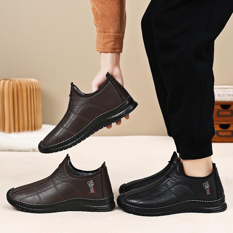 Men's Winter Cotton Boots - Thickened Velvet Warm Casual Slip-On Shoes for Dad, Non-Slip, Perfect for Middle-Aged and Elderly.