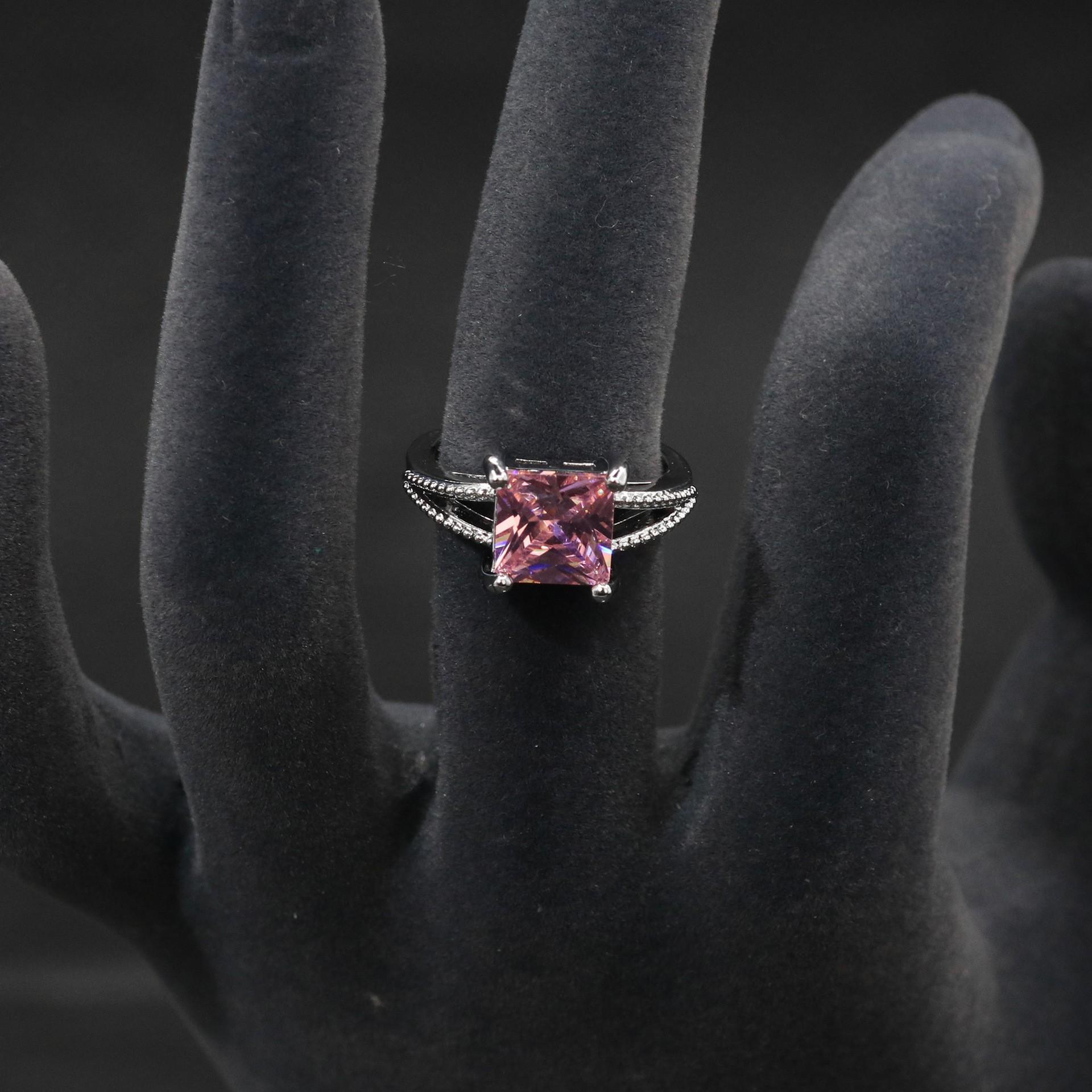 

Элегантный набор подвеска и серьги с цирконами: Роскошные свадебные аксессуары для изысканных свадеб и платьев