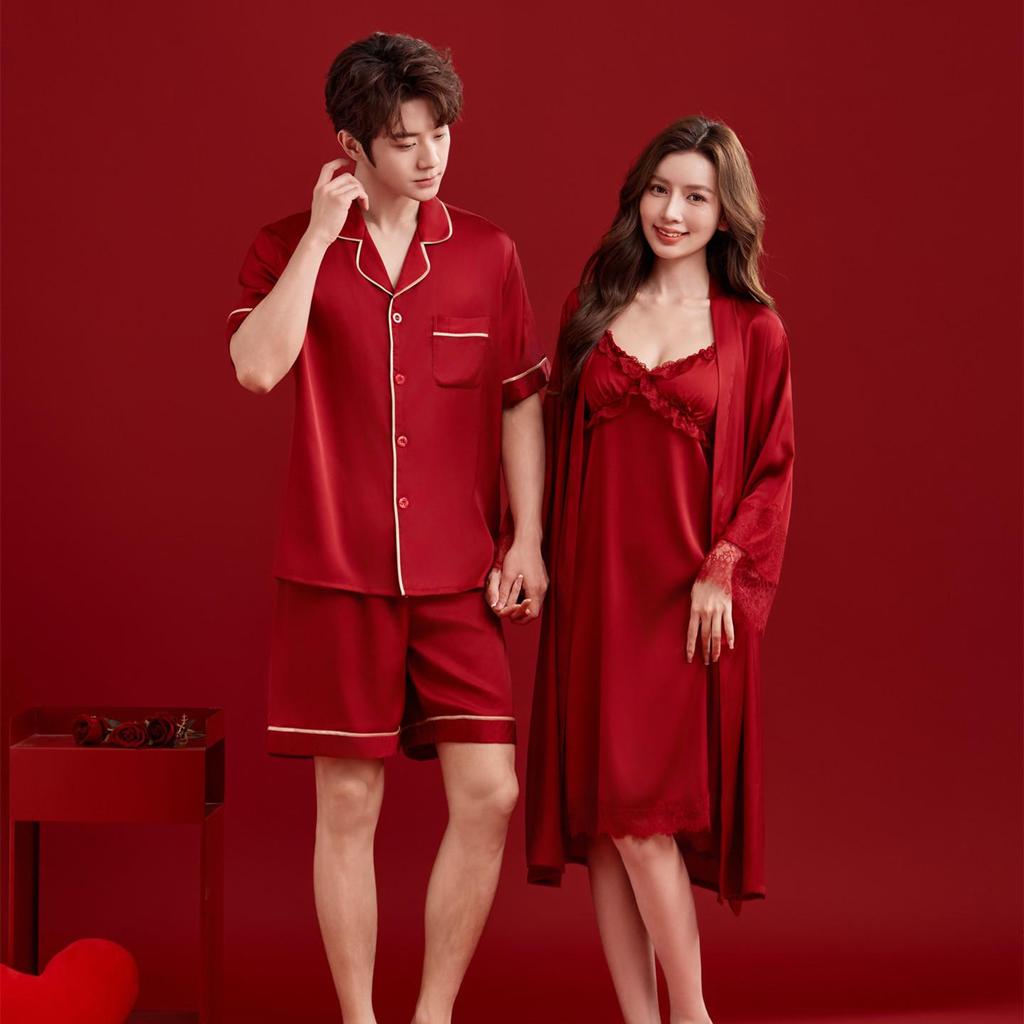 Rotes Seiden-Hochzeitspaar-Pyjama-Set: Damen- und Herren-Homewear-Slipkleid & Morgenmantel