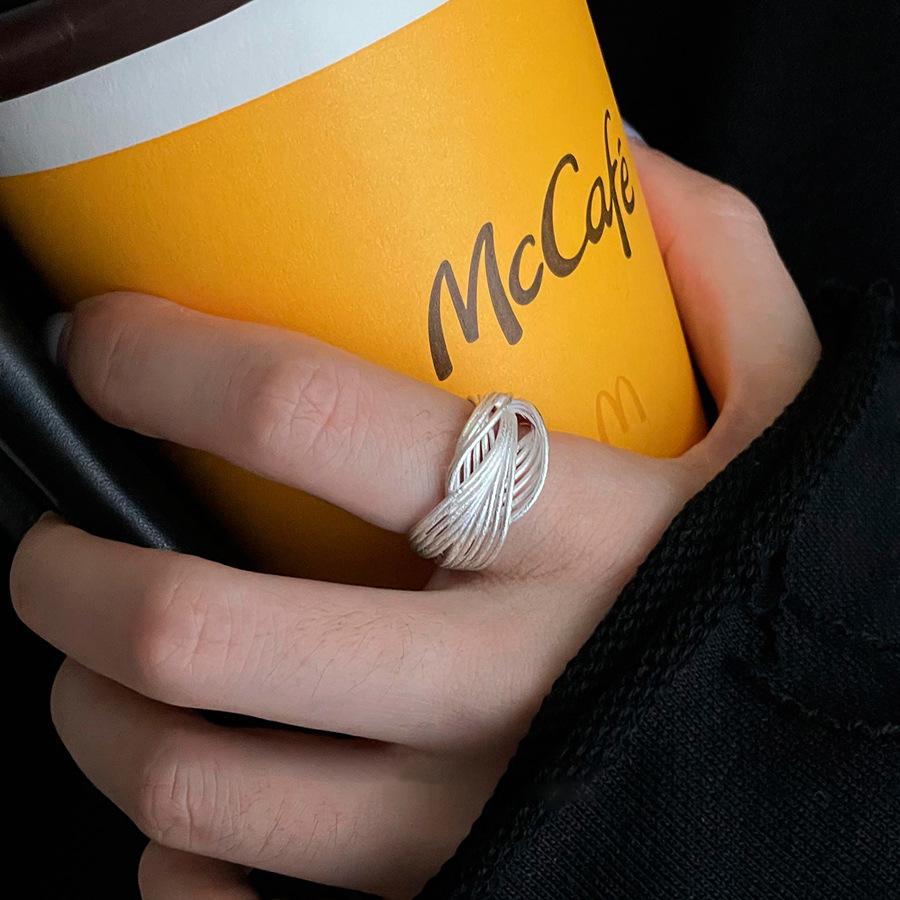 

Элегантный стиль Корейское матовое полое кольцо для женщин Уникальный дизайн Геометрическое