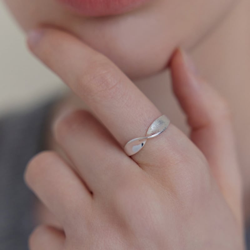 Lewe Wave Two-tone Ring