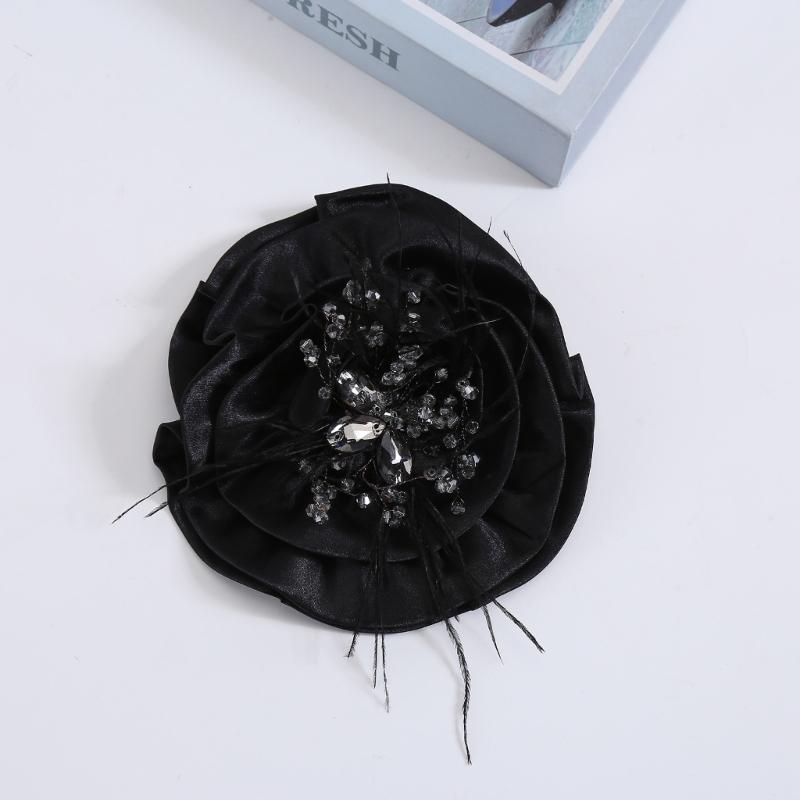 Fabric Flower Brooch for Women, Oversized Floral Pin with Soft Fabric Detail for Jackets, Dresses, Scarves and Bags