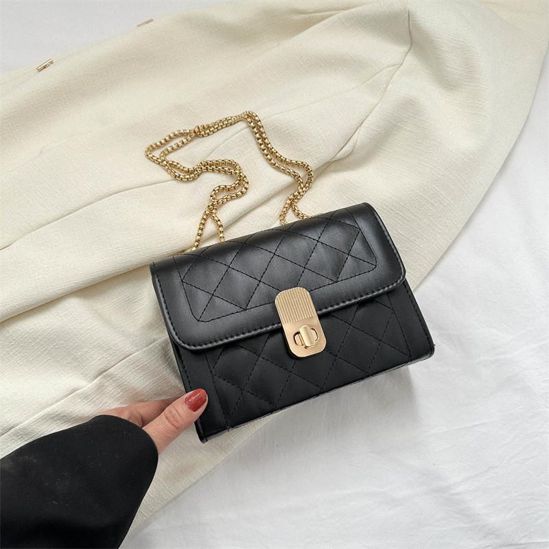 

Fashionable Minimalist Shoulder Bag For Women Stylish Crossbody Chain Bag In Black White And Red