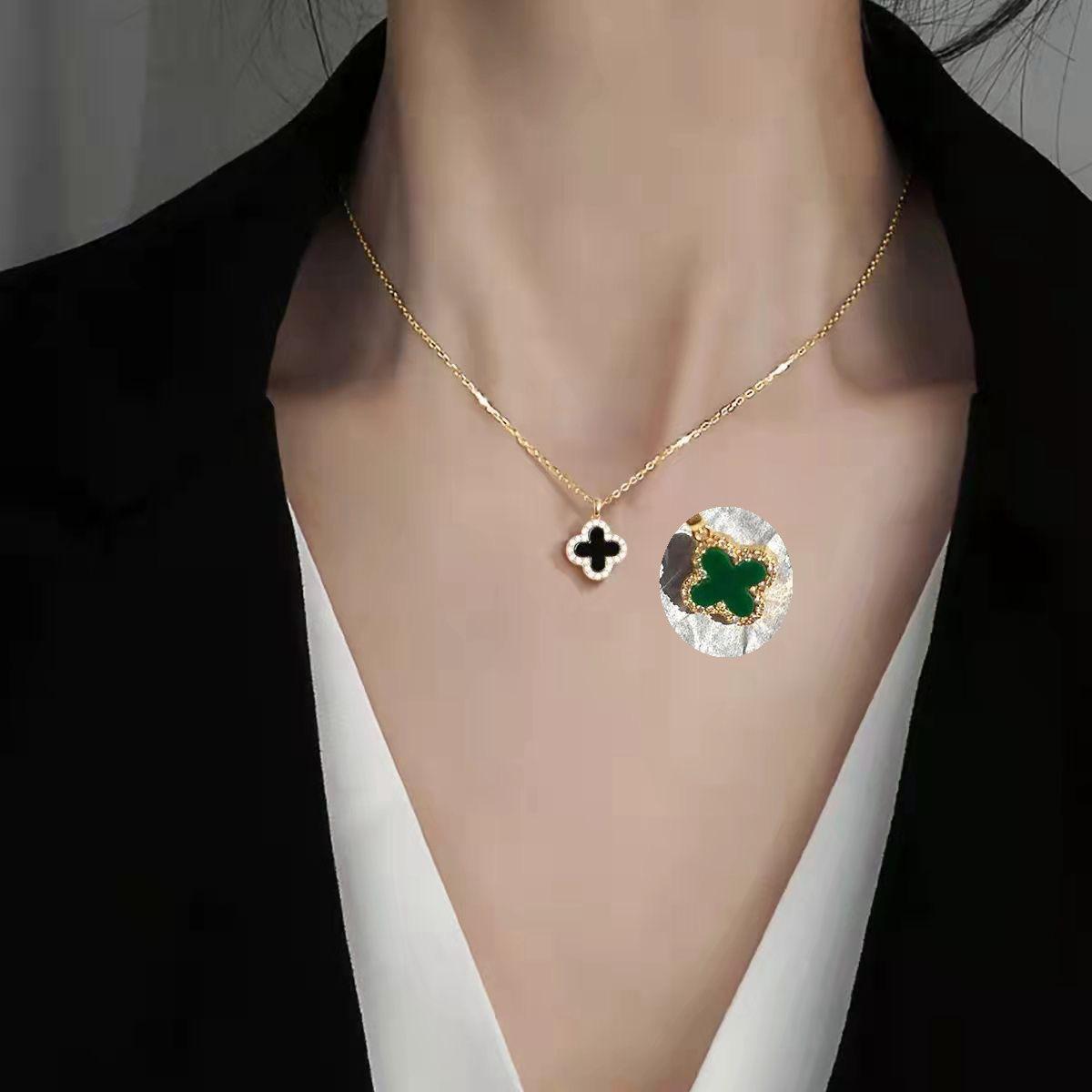 

Золотое ожерелье с четырьмя листьями травы и бриллиантами, женственный стиль, модное бесцветное ожерелье, простое и элегантное ожерелье с цветовым сочетанием 21-50cm зелёный