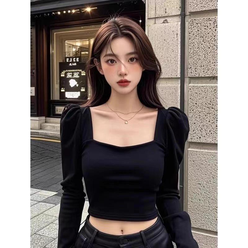 Elegantes schwarzes Oberteil mit eckigem Ausschnitt, hoher Taille und langen Ärmeln – Leichter reifer Stil