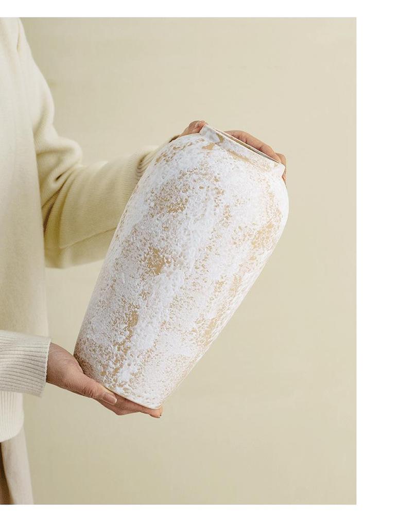 Shu Men Chinese Wabi-sabi Style Ceramic Vase for Dried Flowers – Retro Coarse Pottery Ornament for Living Room Decor.