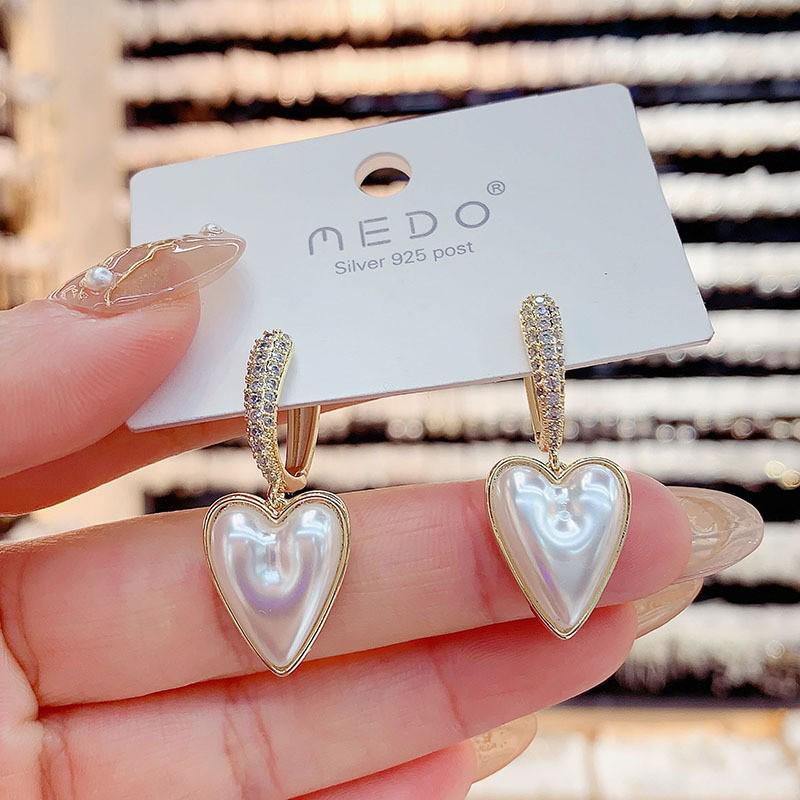 

Позолоченные серьги-каффы в форме сердца с жемчугом и цирконами, иглы из серебра S925 - Трендовые серьги-подвески в стиле легкой роскоши для женщин белый