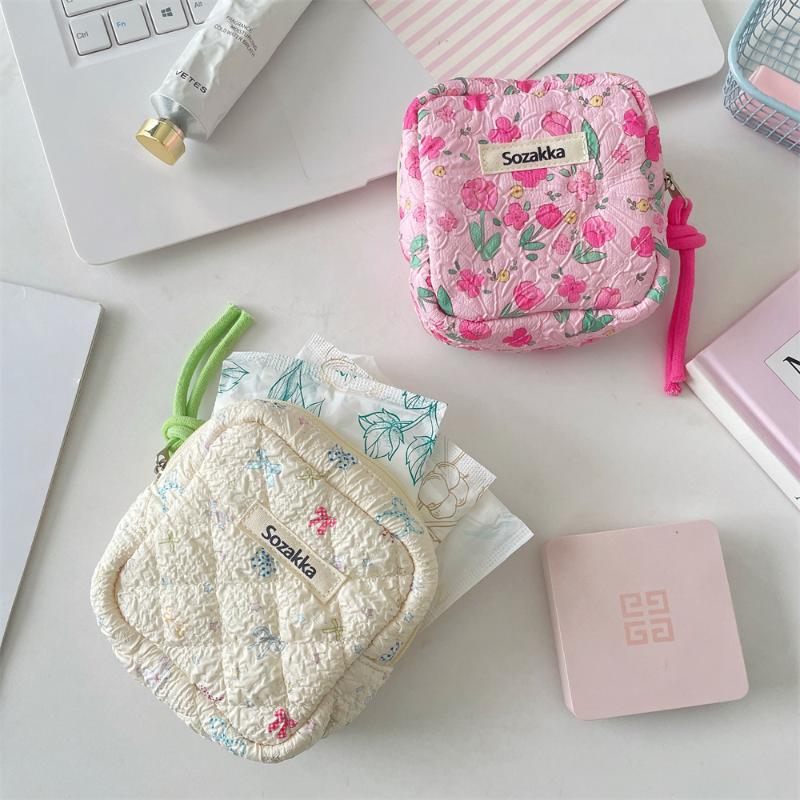 Cartoon Girls Sanitary Napkin Storage Bag Large Capacity Girls Menstrual Sanitary Napkin Storage Bag Portable Bag