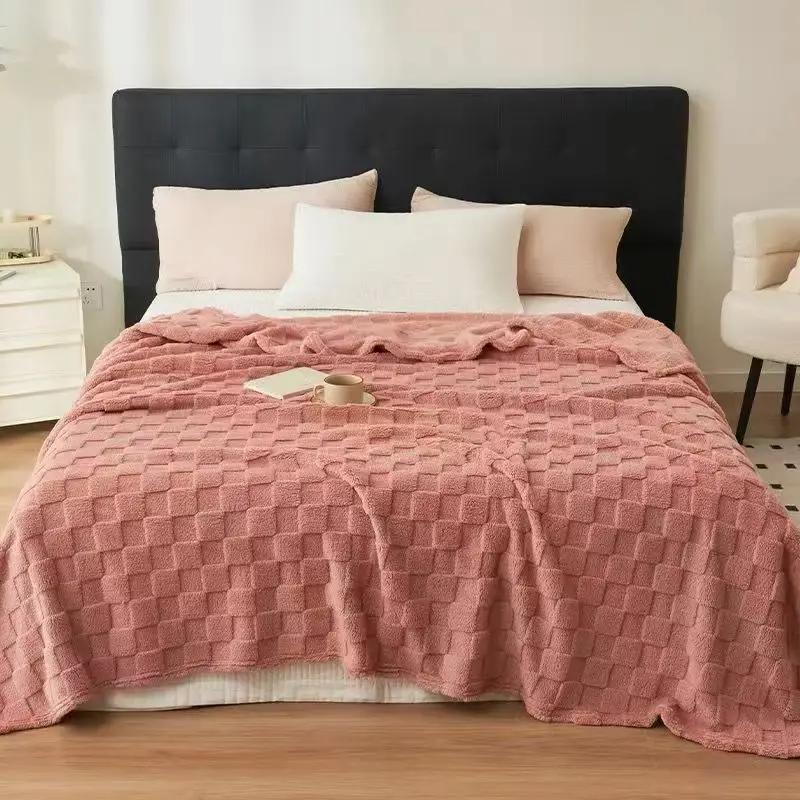 Bedding Waffle Plush Multifunctional Blanket Warm Soft Tuff Blanket Suitable for Autumn and Winter Sofa Bed Decor Cover Gifts