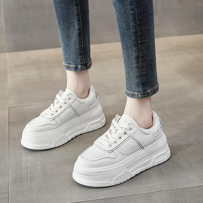 Board shoes 2026 spring new popular item versatile thick soled sponge cake shoes versatile casual sports shoes