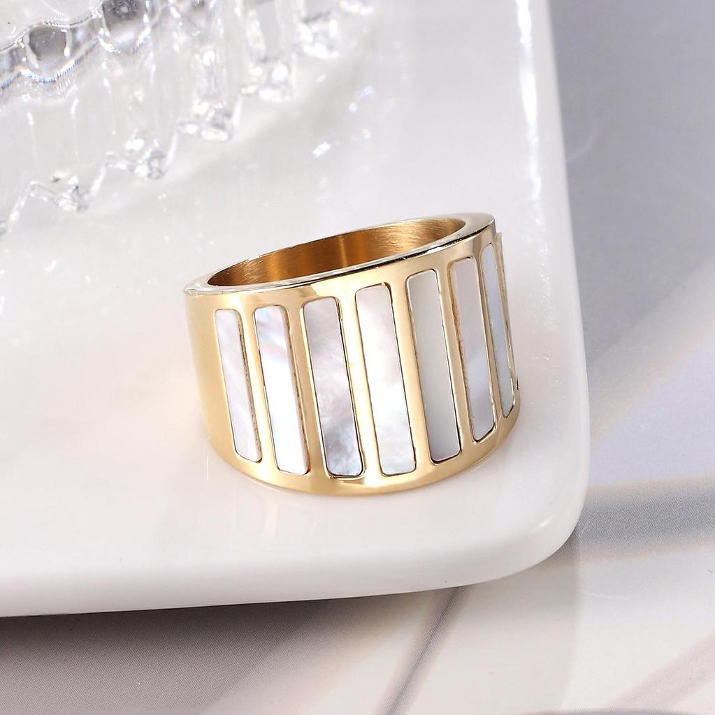 Women's High-End French Retro 14K Gold-Plated Titanium Steel Ring with Mother-of-Pearl Stripes