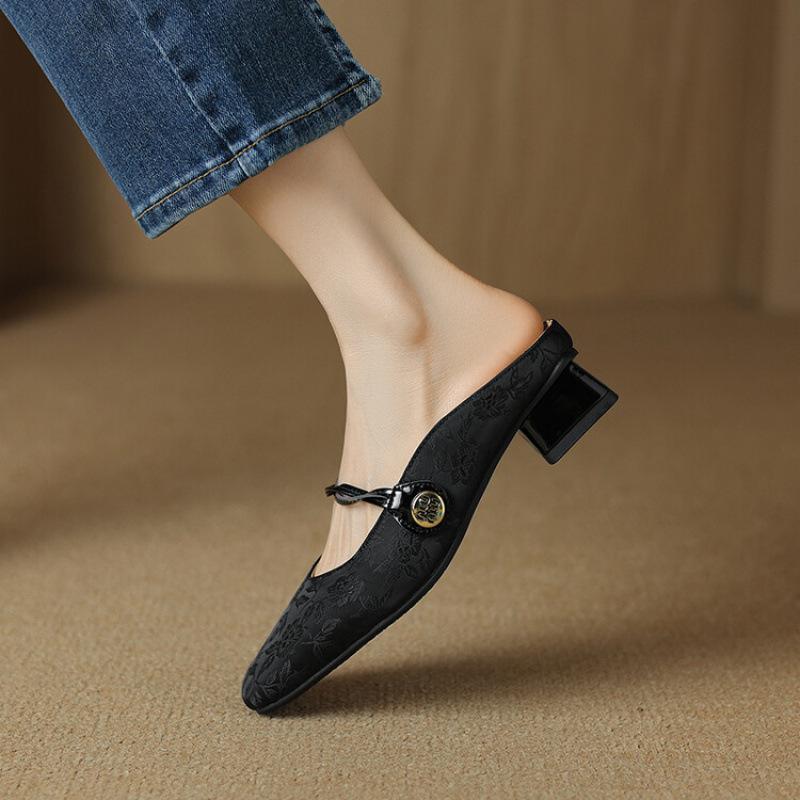 

Летние женские тапочки-шлепанцы с открытым носком в ретро национальном стиле, крутые тапочки, размер, новые, с резиновой мягкой подошвой, нескользящие сандалии 39 чёрный