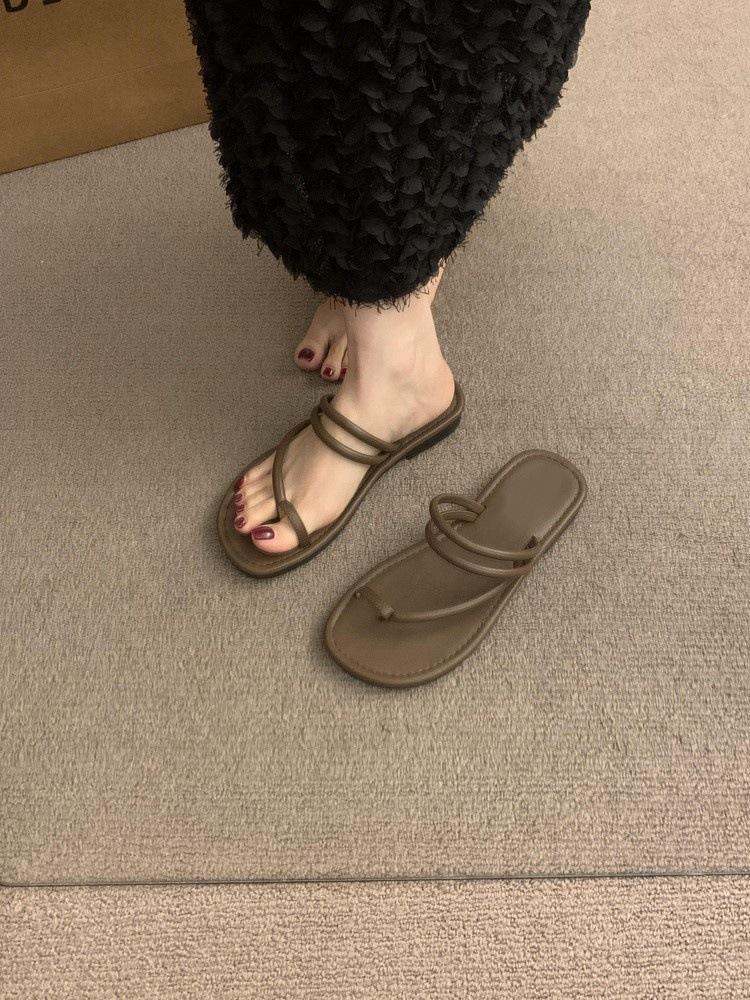 French silver flat-bottomed cool slippers women's summer wear 2025 new fashion versatile two-wear set of toe sandals women's shoes