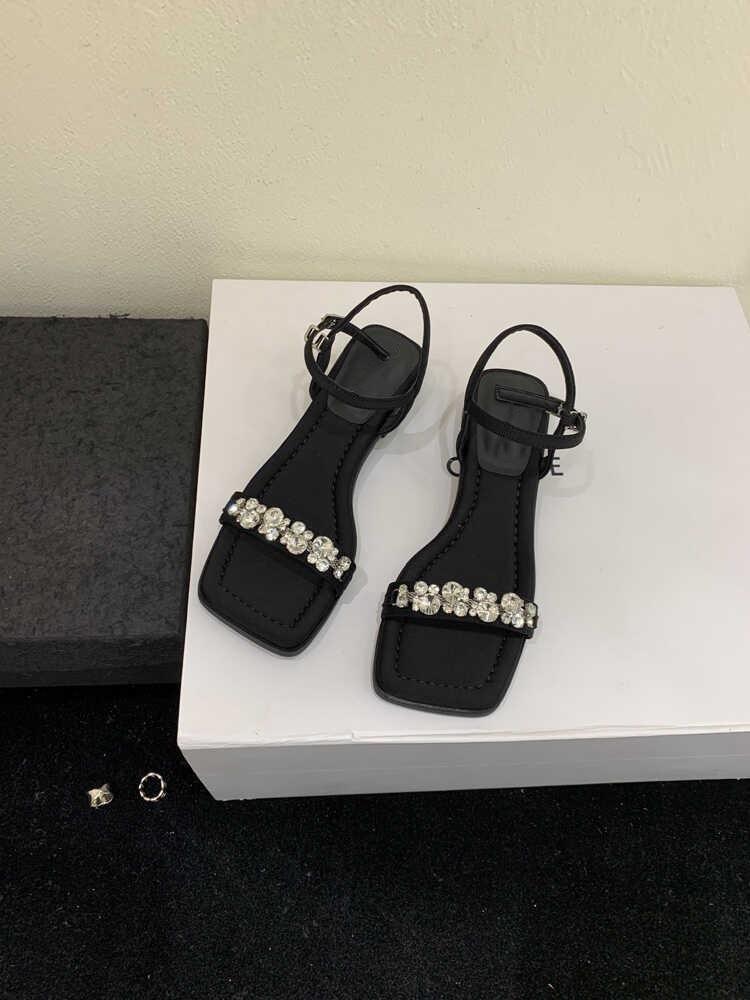 

French silver rhinestone thick-heeled sandals women s summer 2025 new summer skirt beautiful low-heeled Roman shoes 39 чорний