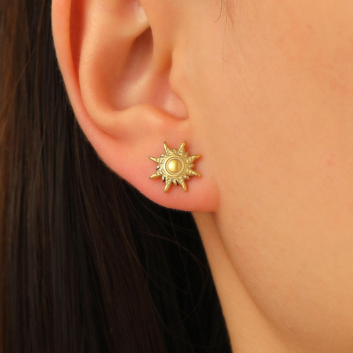 

Новые Креативные Личностные Серьги из Нержавеющей Стали Женские Креативные Серьги-Бантики с Солнцем Премиальные Серьги Оптом