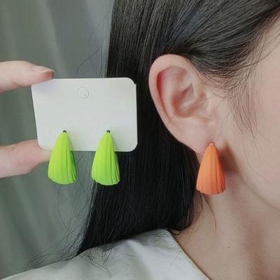1 paio di orecchini a bottone a forma di C color caramella Orecchini a cerchio colorati Orecchini a cerchio geometrico Orecchini leggeri Regalo di gioielli