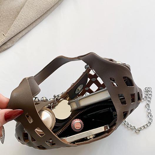 Hollow Underarm Bag for Women with Niche Design 2024 New Hollowed Out Sky Star Commuting Fashionable Rivet Single Shoulder Crossbody Bag