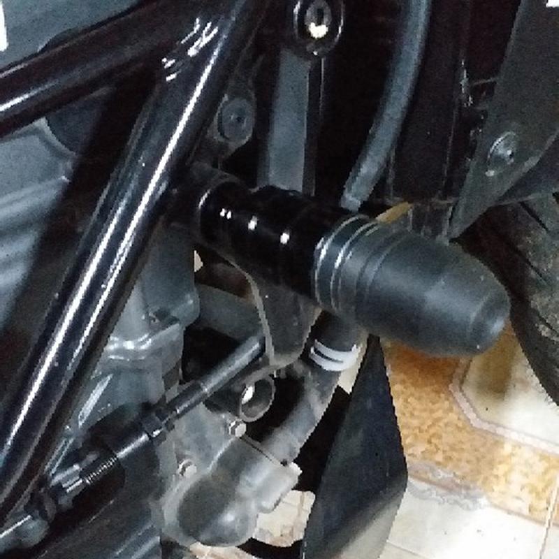 1 para uniwersalnych motocyklowych ram przesuwnych antykolizyjnych ochrona silnika CNC stop aluminium Crash Protect ochraniacze przed upadkiem do otworu gwintowanego 8 mm