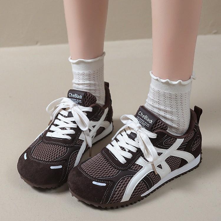 Internet celebrity moral training shoes women's 2025 new summer and autumn thick-soled mesh breathable sports little white shoes casual Forrest Gump s